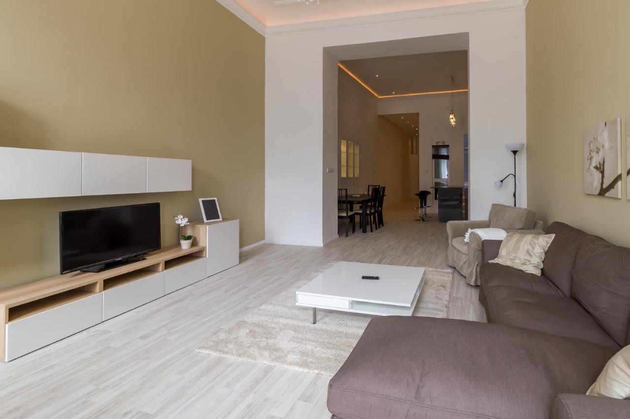 Spacious Riverside Residency - Magnificent View Budapest Bagian luar foto