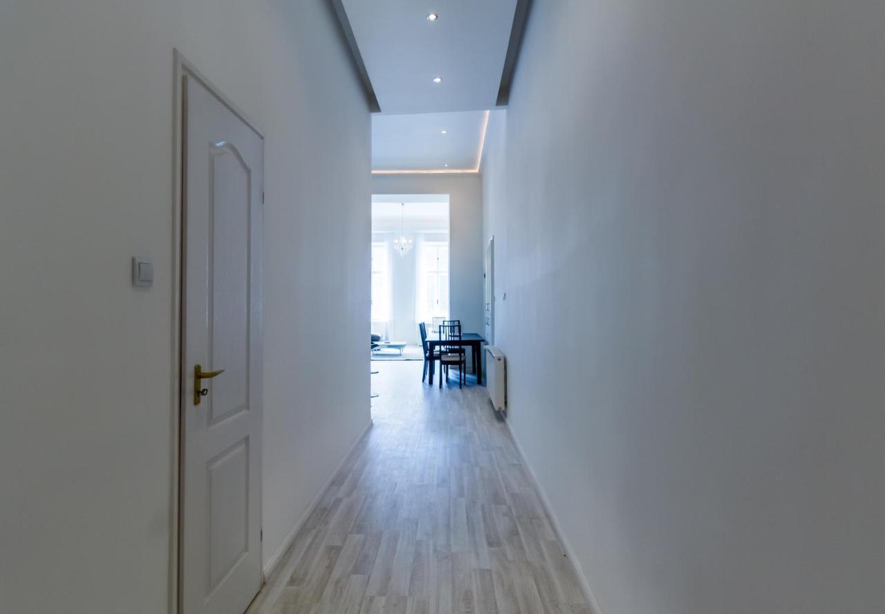 Spacious Riverside Residency - Magnificent View Budapest Bagian luar foto