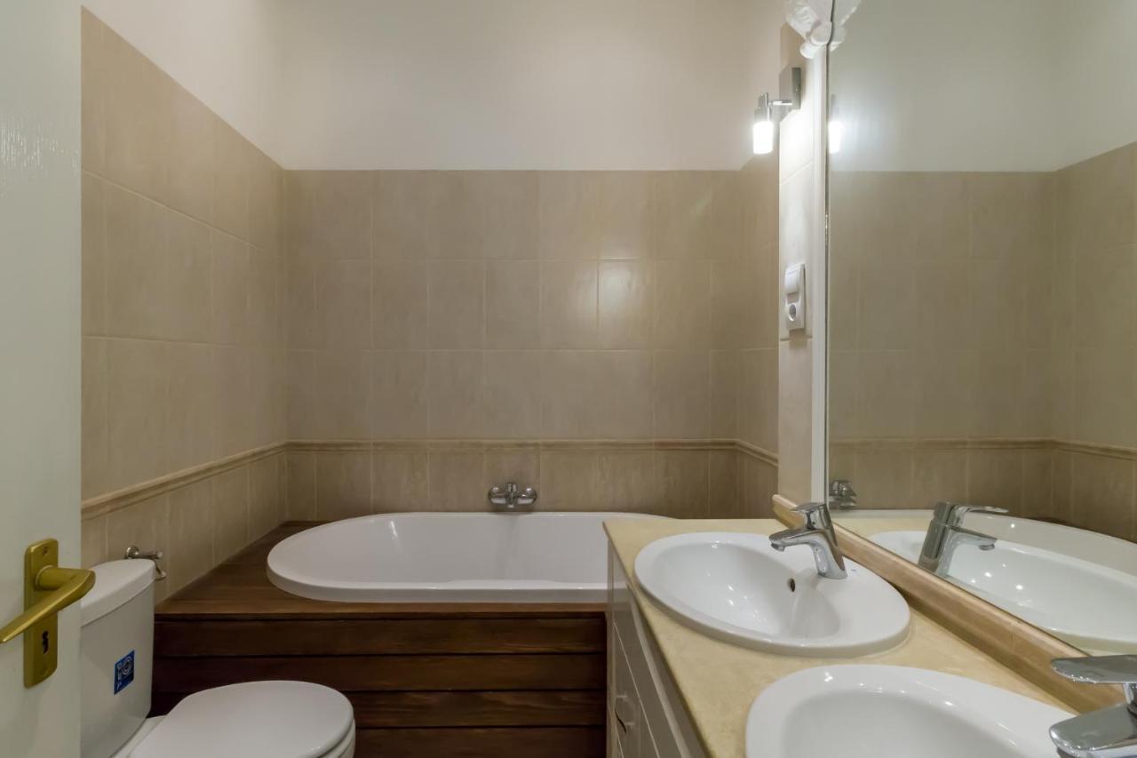 Spacious Riverside Residency - Magnificent View Budapest Bagian luar foto